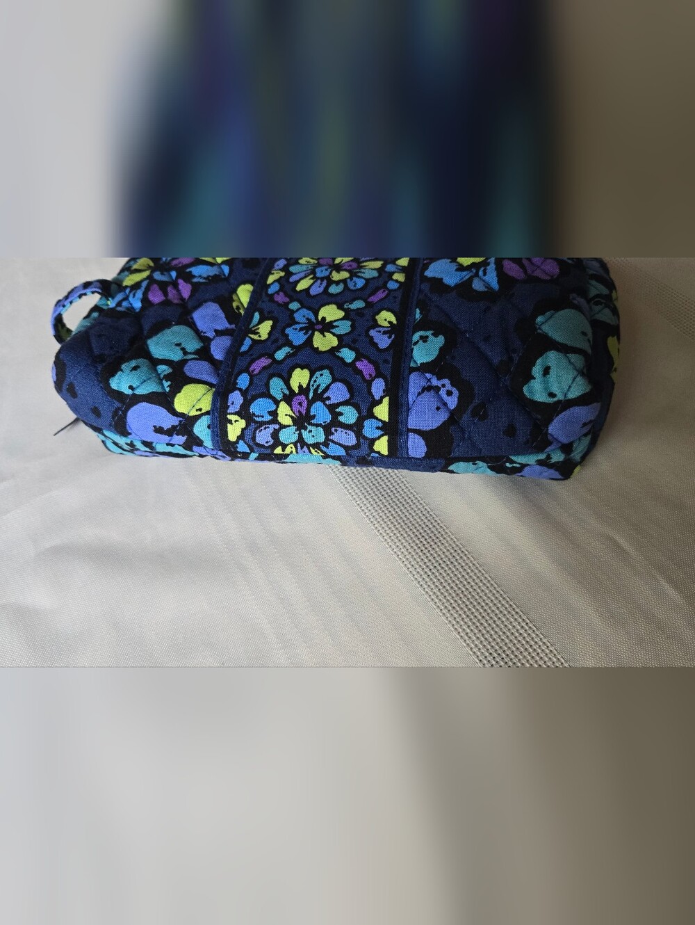 New Vera Bradley Zip Quilted Floral Cosmetic Pouch - Picture 5 of 6